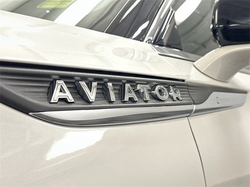 Used 2022 Lincoln Aviator AWD image 14