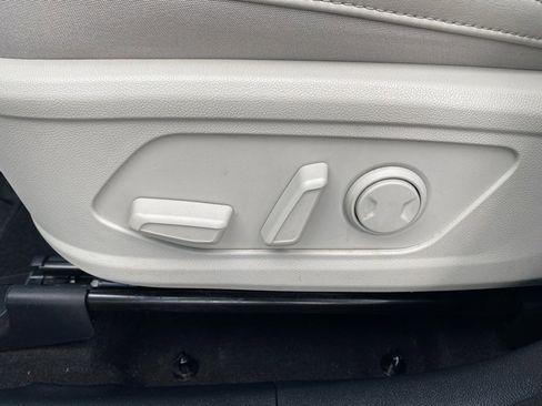 Used 2022 Kia Sorento EX w/ Panoramic Sunroof Package image 25