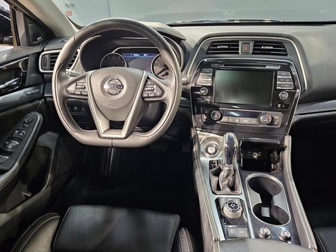 Used 2020 Nissan Maxima Platinum w/ Sport Mat Group FWD image 9