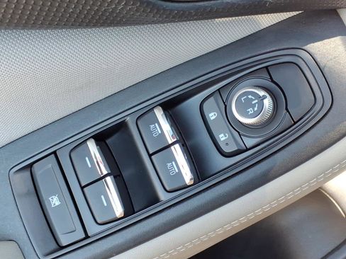 Used 2020 Subaru Forester Premium AWD/4WD image 27