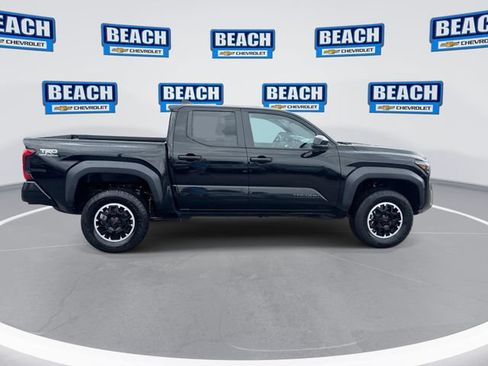 Used 2024 Toyota Tacoma TRD Off-Road AWD/4WD image 9