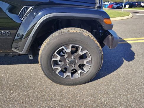 New 2025 Jeep Gladiator Sport w/ Premium Package image 12