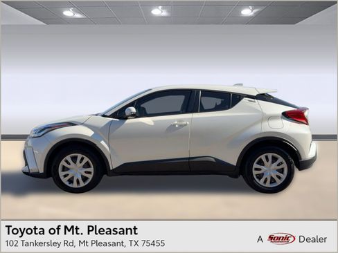 Used 2021 Toyota C-HR LE image 1