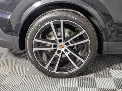 New 2026 Porsche Cayenne S image 13
