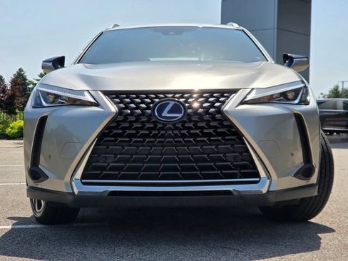 Used 2021 Lexus UX 250h w/ Accessory Package (Z1) AWD/4WD image 3