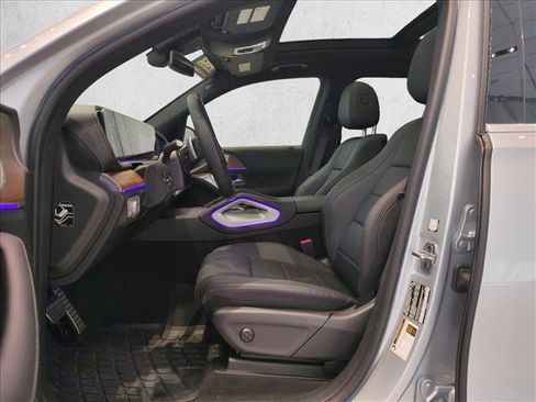 Used 2025 Mercedes-Benz GLS 450 4MATIC image 17