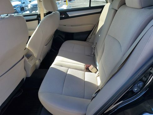 Used 2019 Subaru Outback 2.5i Premium image 13