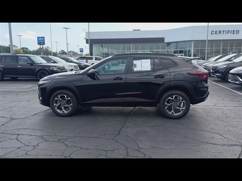 Certified 2024 Chevrolet Trax LT w/ Driver Confidence Package FWD image 5