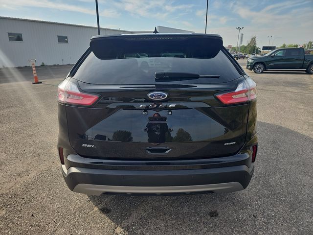 Used 2024 Ford Edge SEL w/ Convenience Package AWD/4WD image 4