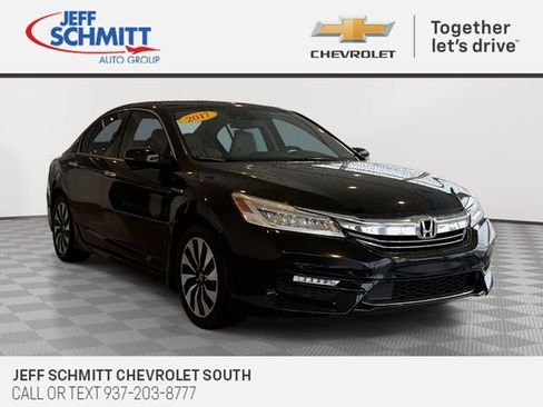 Used 2017 Honda Accord Touring image 1