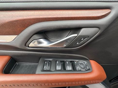 Used 2023 GMC Yukon Denali Ultimate AWD/4WD image 15