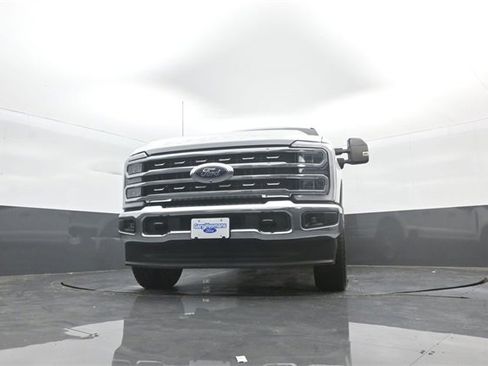 Certified 2025 Ford F350 Lariat image 28