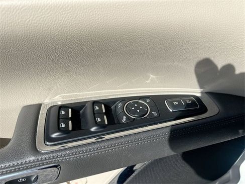 Used 2018 Lincoln Continental Reserve image 17