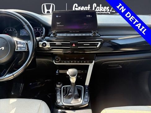 Used 2022 Kia Seltos EX AWD/4WD image 11