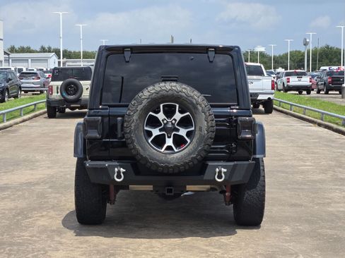 Used 2022 Jeep Wrangler Unlimited Rubicon w/ Cold Weather Group AWD/4WD image 5