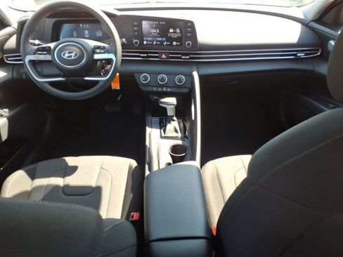 New 2026 Hyundai Elantra SE FWD image 6