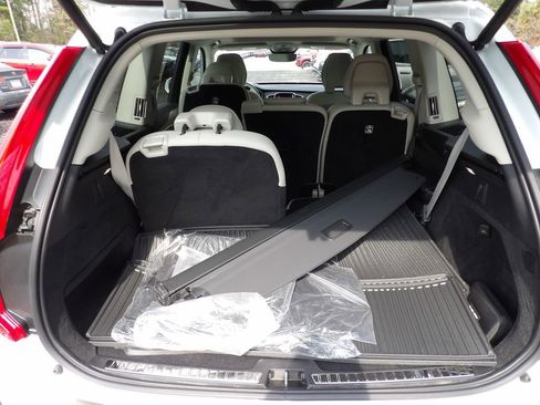 Certified 2023 Volvo XC90 B5 Core w/ Protection Package Premier image 27