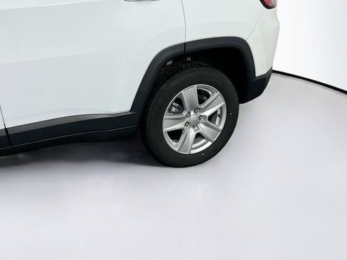 Used 2022 Jeep Compass Latitude image 28