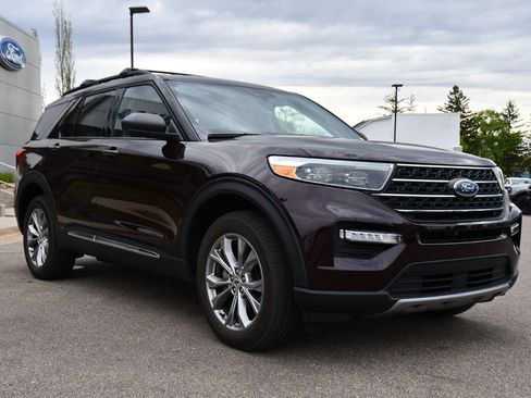 Used 2023 Ford Explorer XLT w/ Equipment Group 202A AWD/4WD image 9
