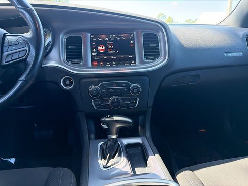 Used 2022 Dodge Charger SXT w/ Driver Convenience Group AWD/4WD image 18