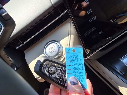 New 2025 Lincoln Nautilus Reserve image 15