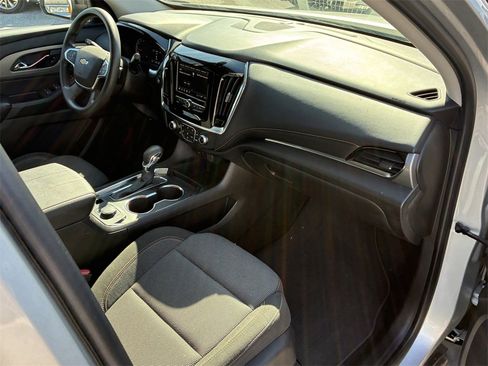 Used 2021 Chevrolet Traverse LS image 37