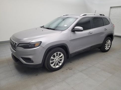 Used 2019 Jeep Cherokee Latitude w/ Popular Appearance Group image 2