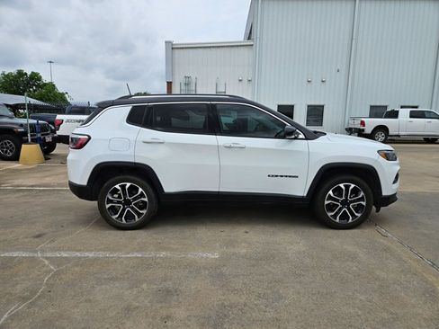 Used 2022 Jeep Compass Limited image 4