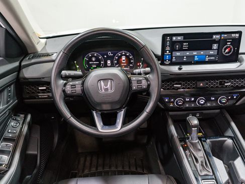 Used 2023 Honda Accord Touring image 11