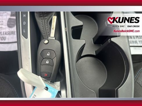 Used 2025 Chevrolet Trax LS image 36