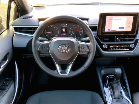 Used 2023 Toyota Corolla SE image 6
