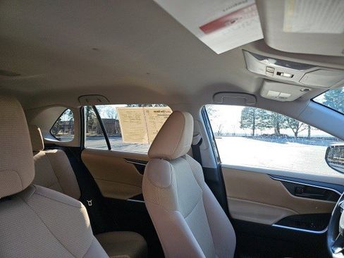 Used 2022 Toyota RAV4 LE image 13