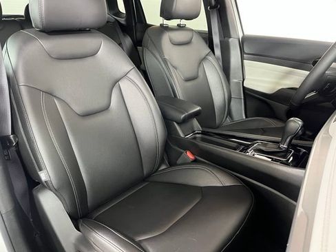 Used 2025 Jeep Compass Limited w/ Sun & Sound Group AWD/4WD image 43