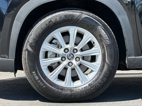 Used 2025 Toyota Grand Highlander FWD image 24