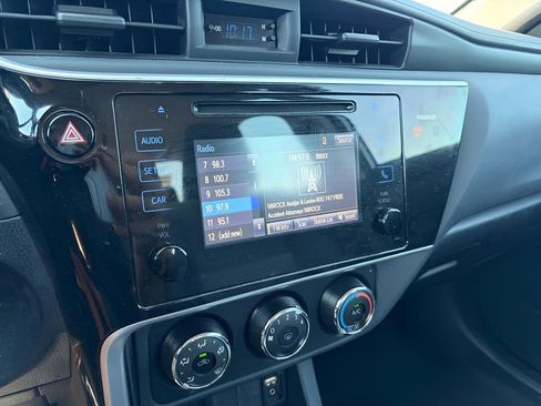 Used 2017 Toyota Corolla L image 10