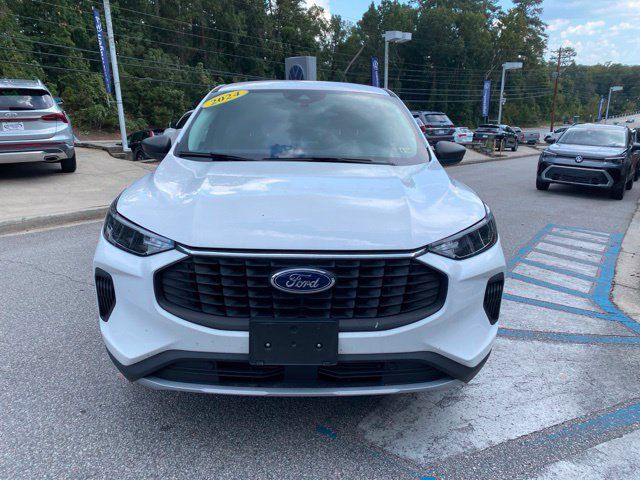 Used 2024 Ford Escape Active AWD/4WD image 2