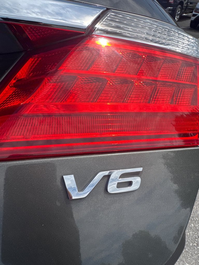 Used 2013 Honda Accord EX-L image 17