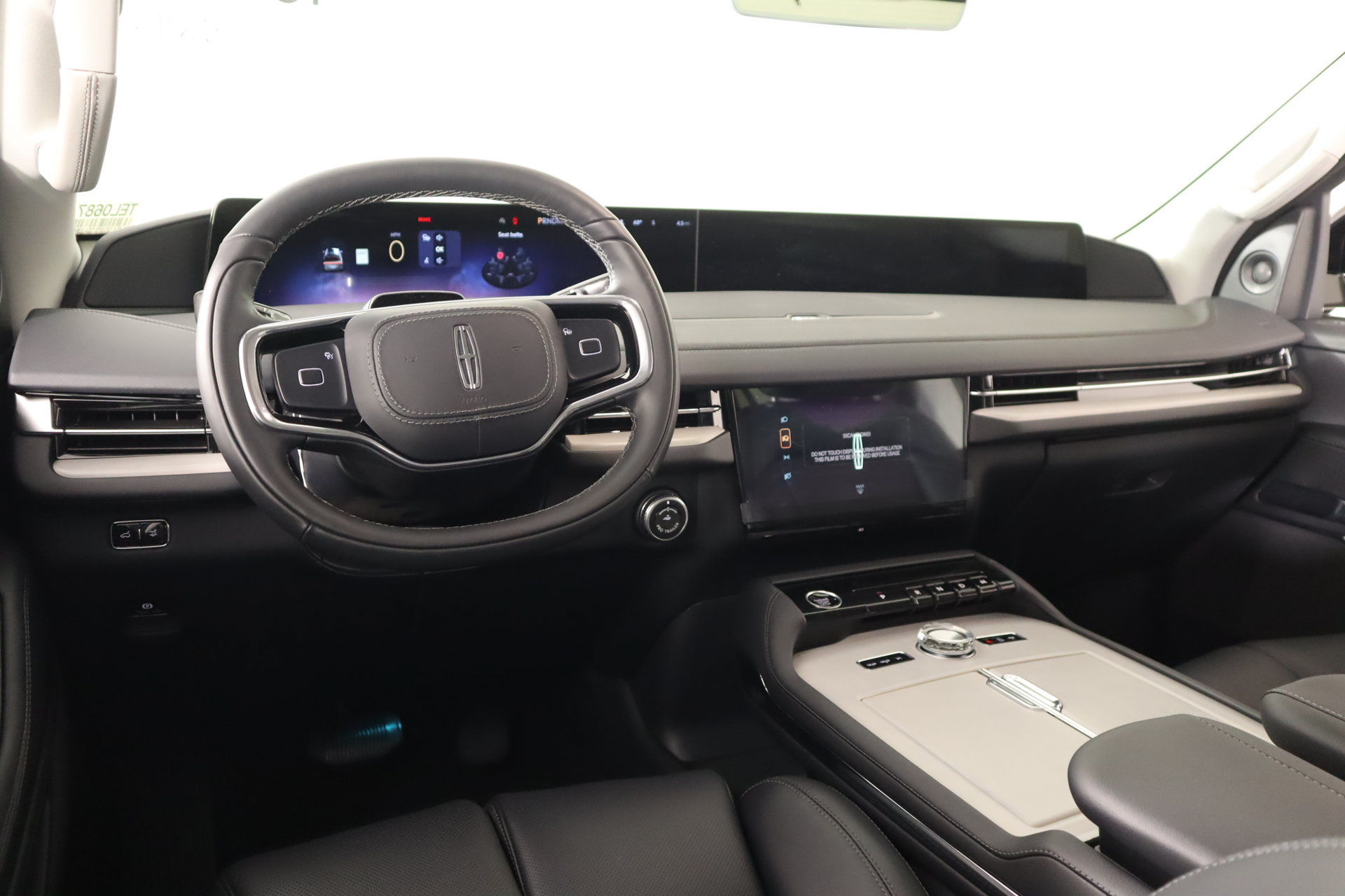 New 2026 Lincoln Navigator Premiere AWD/4WD image 2