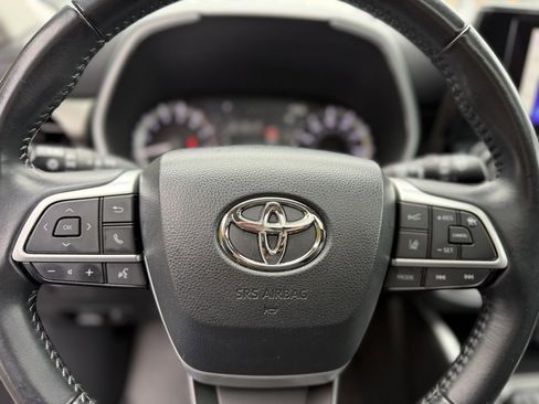 Certified 2023 Toyota Highlander XLE image 39