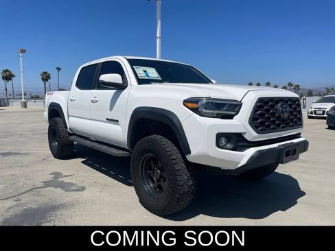 Used 2022 Toyota Tacoma TRD Off-Road w/ Technology Package AWD/4WD image 1