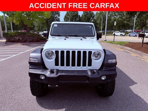 Used 2020 Jeep Gladiator Sport w/ Quick Order Package 24S AWD/4WD image 2