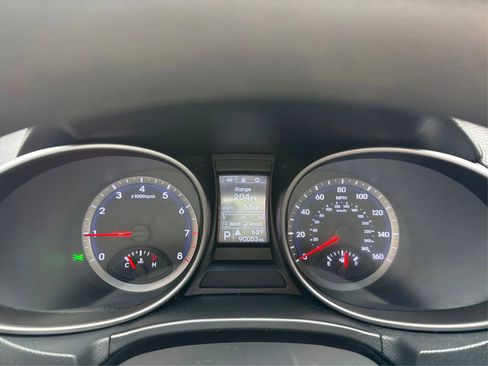 Used 2013 Hyundai Santa Fe GLS image 16