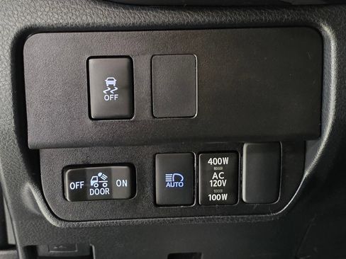 Used 2023 Toyota Tacoma TRD Sport w/ Black Out Package (TMS) AWD/4WD image 34