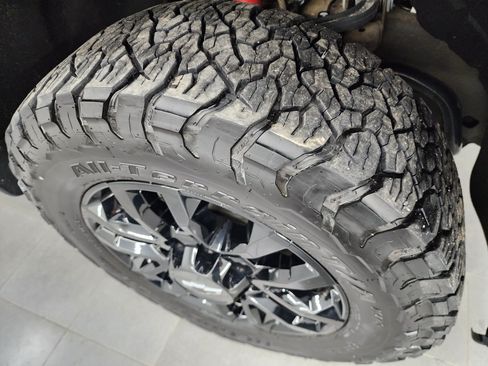 Used 2025 Chevrolet Silverado 2500 LT w/ Trail Boss Package AWD/4WD image 3