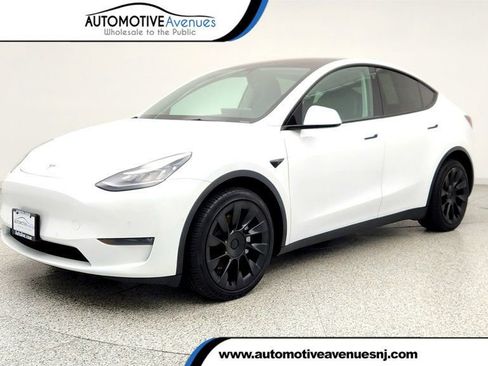 Used 2021 Tesla Model Y Long Range image 1