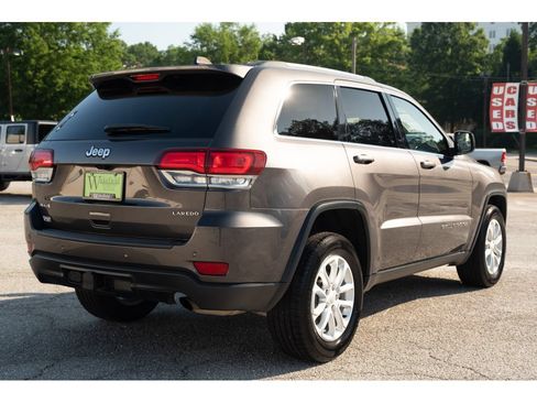 Used 2021 Jeep Grand Cherokee Laredo w/ Security & Convenience Group AWD/4WD image 8