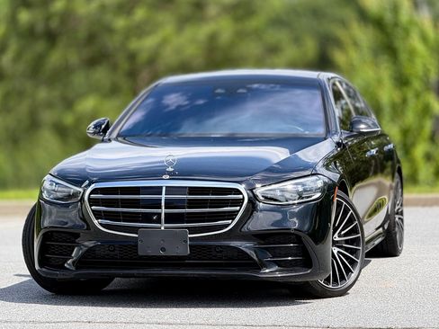 Used 2022 Mercedes-Benz S 580 4MATIC Sedan image 2