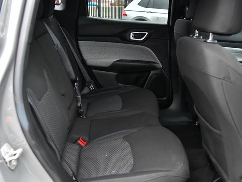 Used 2023 Jeep Compass Sport image 43