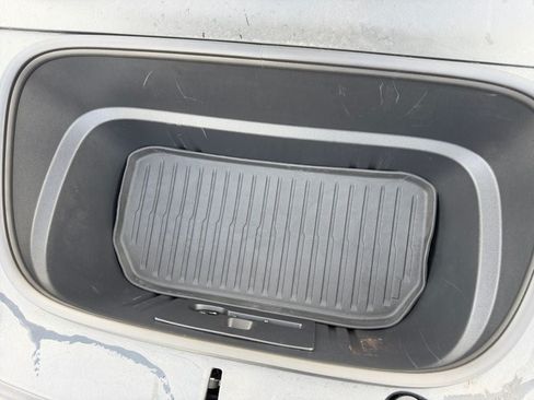 Used 2026 Tesla Model Y AWD image 30