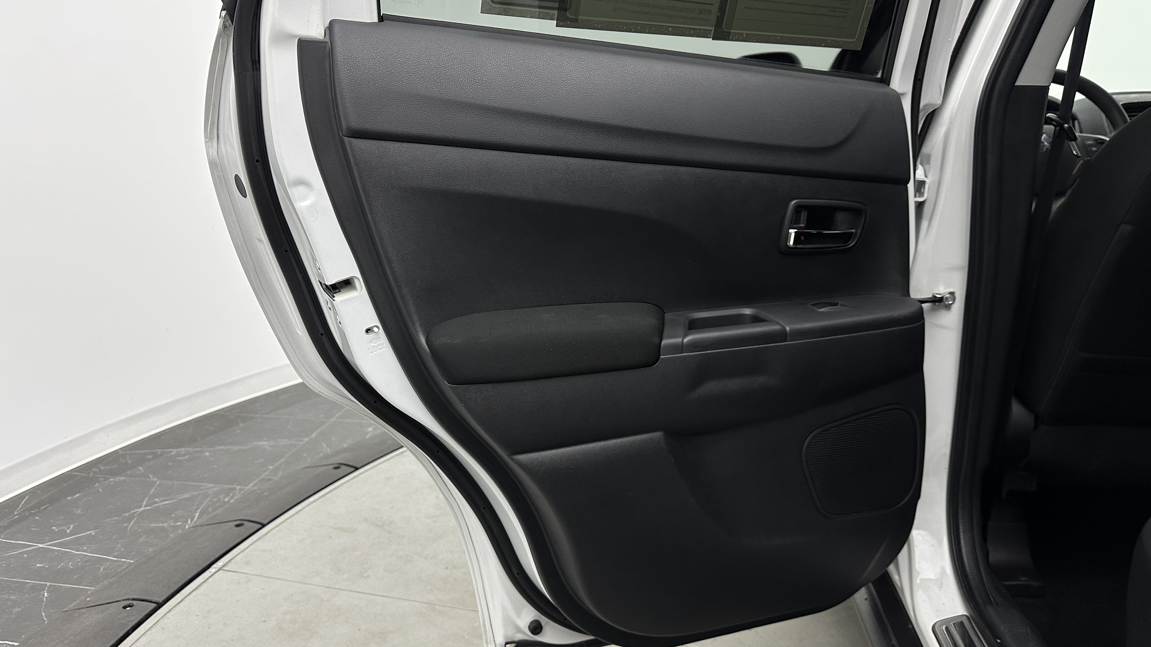 Used 2020 Mitsubishi Outlander Sport ES FWD image 23